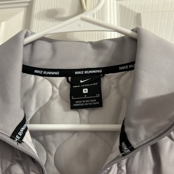 Women’s Nike Vest - Picture 3 of 3